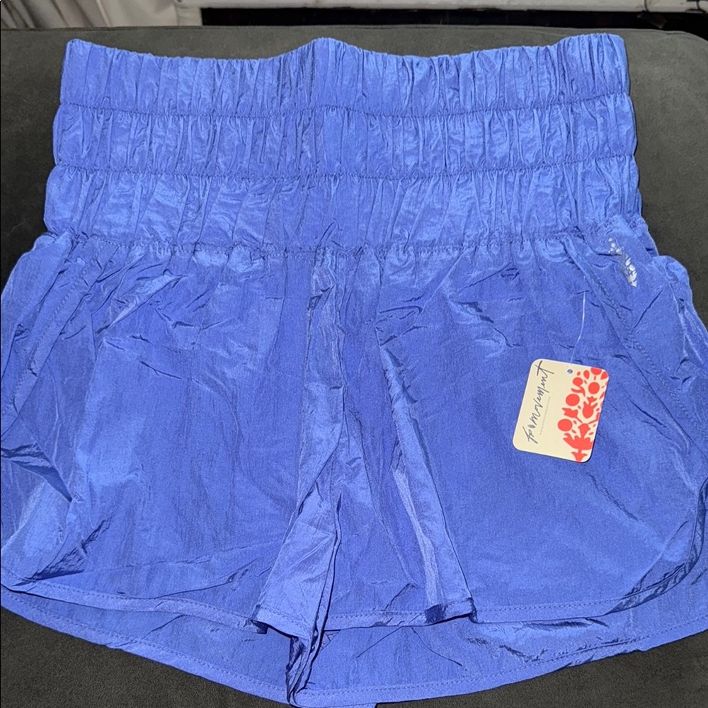 NWT Free People WAY HOME short
Vibrant color
New with tags
Built in underwear